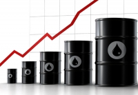 خروج آمریکا از برجام منجر به افزایش بهای نفت می شود