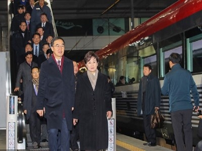 مراسم نمادین اتصال راه آهن دو کره برگزار شد